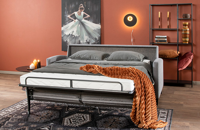 Illaksi vuodesohva muuttuu hetkessä vierasvuoteeksi yövieraille.