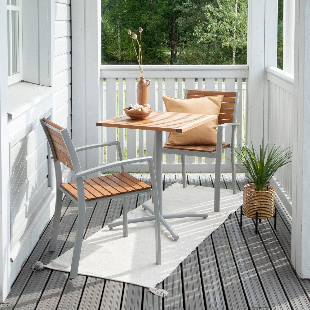 Parvekkeen- ja terassin sisustus
Miten sisustaa parvekkeesta tai terassista koko perheen kesäkeidas? Ideoita, vinkkejä ja inspiraatiota ulkosisustamiseen.
Lue lisää