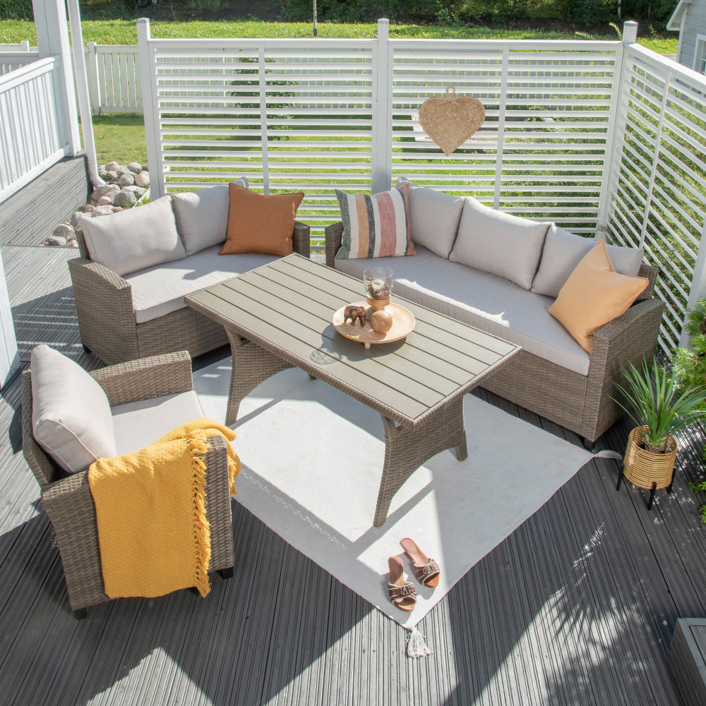 Sisustustrendit 2025: Ulko-ja puutarhakalusteet
Olet kalustamassa sitten terassia tai parveketta, lue täältä Sotkan vinkit ulkotilojen sisustamiseen tulevalle kesälle!
LUE LISÄÄ