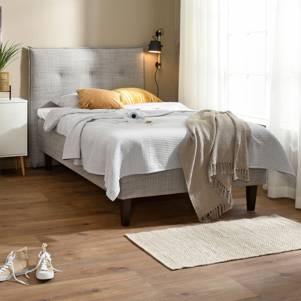 Opiskelija-asunnon sisustaminen - must have -hankinnat 
Tehokkaalla tilankäytöllä voi saada ihmeitä aikaan. Pientä yksiötä sisustaessa suunnittelemiseen kannattaakin käyttää hieman aikaa.
LUE LISÄÄ