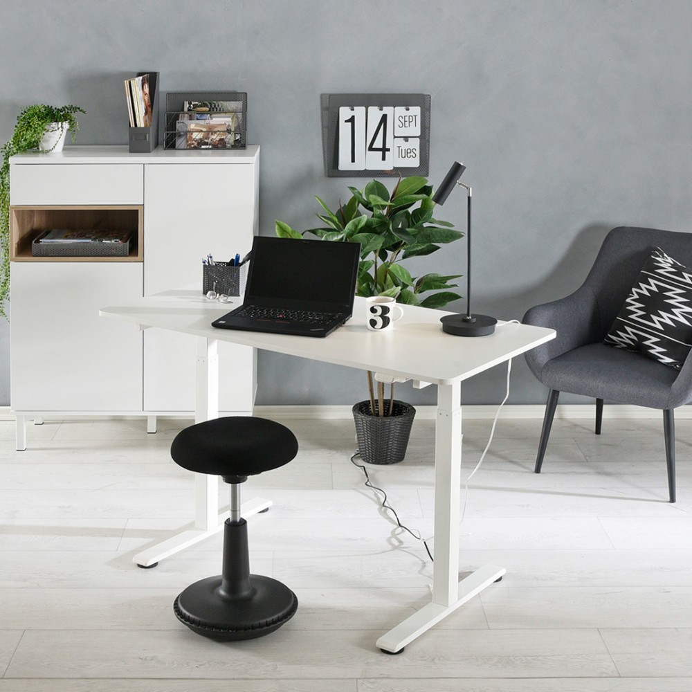 Työhuoneen sisustus
Täältä löydät kotikonttorin päivitykseen ideoita, sekä painavaa asiaa työergonomiasta.
Lue lisää